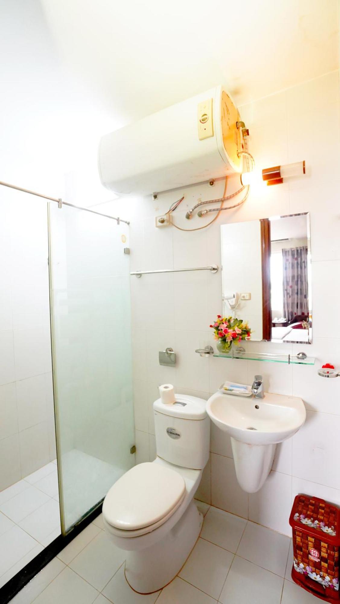 Ho Sen Xanh Hotel Hanoi Exterior foto