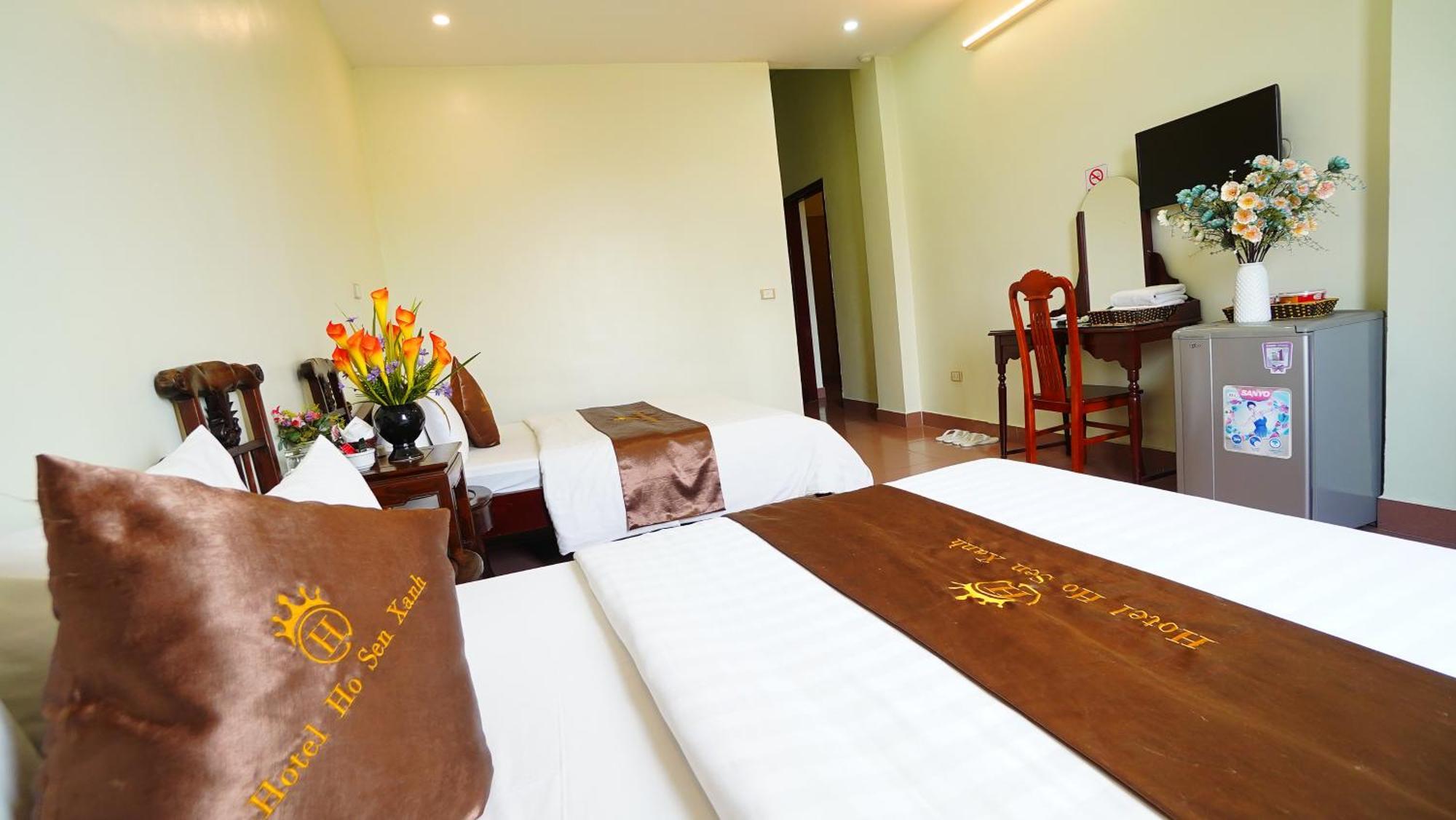 Ho Sen Xanh Hotel Hanoi Exterior foto